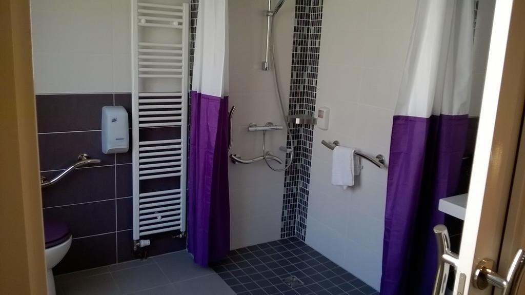 Contact Hotel Du Cerf Chateau-Gontier Phòng bức ảnh
