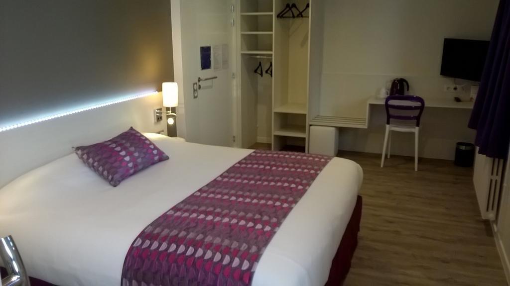 Contact Hotel Du Cerf Chateau-Gontier Phòng bức ảnh