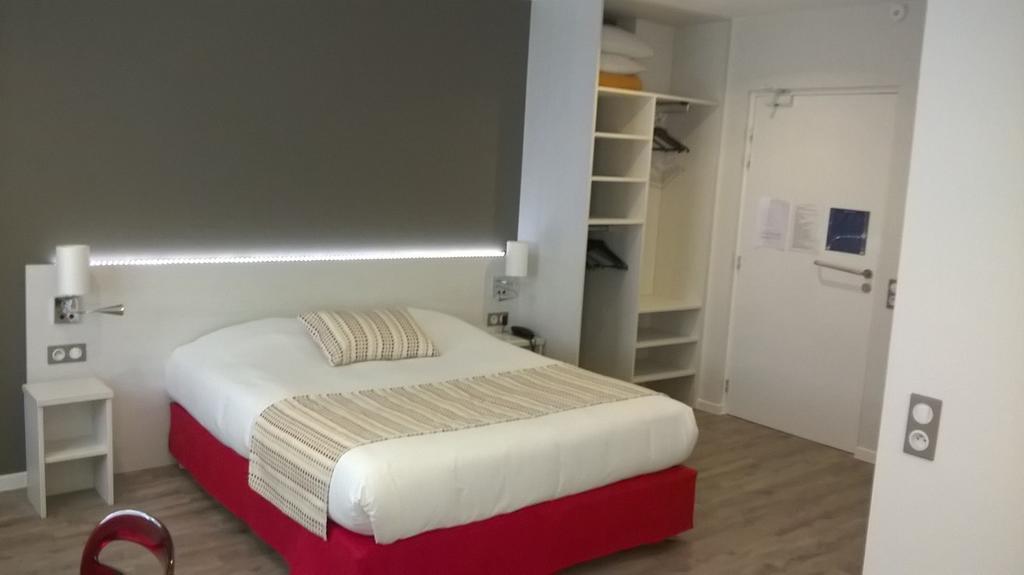 Contact Hotel Du Cerf Chateau-Gontier Phòng bức ảnh