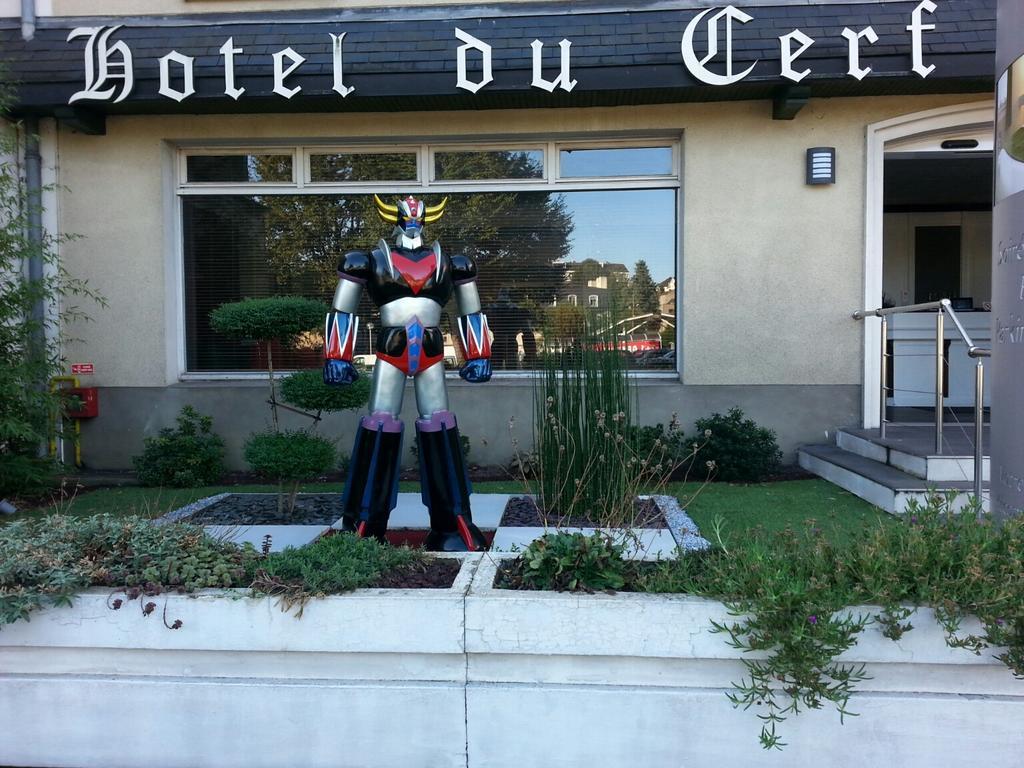 Contact Hotel Du Cerf Chateau-Gontier Ngoại thất bức ảnh